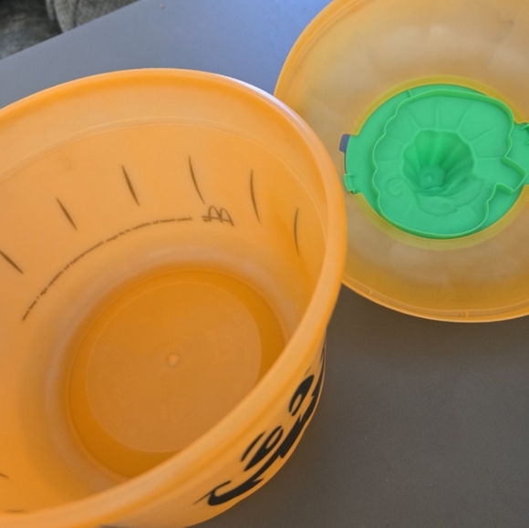 Vintage McDonald's Boo Buckets - Picture 7 of 8